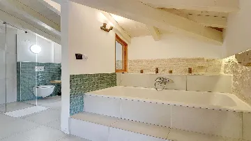 Heritage Stone Villa with Pool in Tinjan