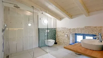 Heritage Stone Villa with Pool in Tinjan