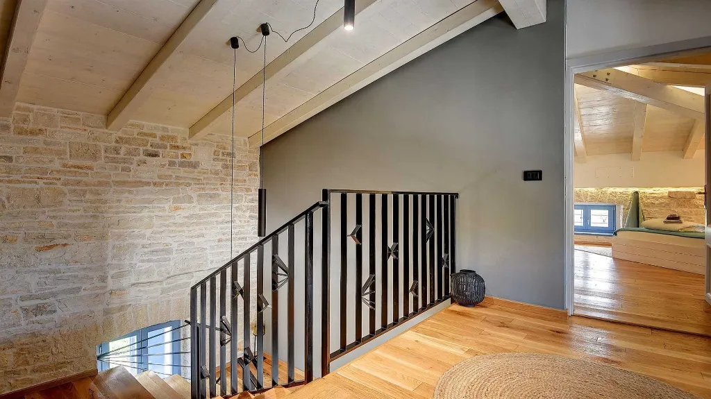 Heritage Stone Villa with Pool in Tinjan