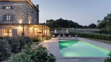 Heritage Stone Villa with Pool in Tinjan