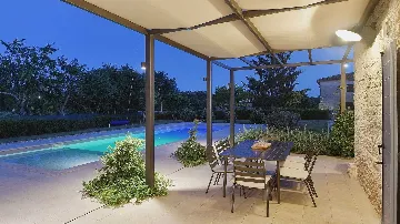 Heritage Stone Villa with Pool in Tinjan