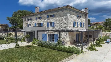 Heritage Stone Villa with Pool in Tinjan