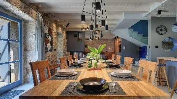 Heritage Stone Villa with Pool in Tinjan