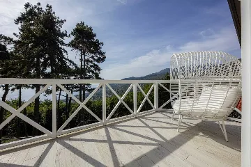 4-Bedroom Villa with Pool in Veprinac