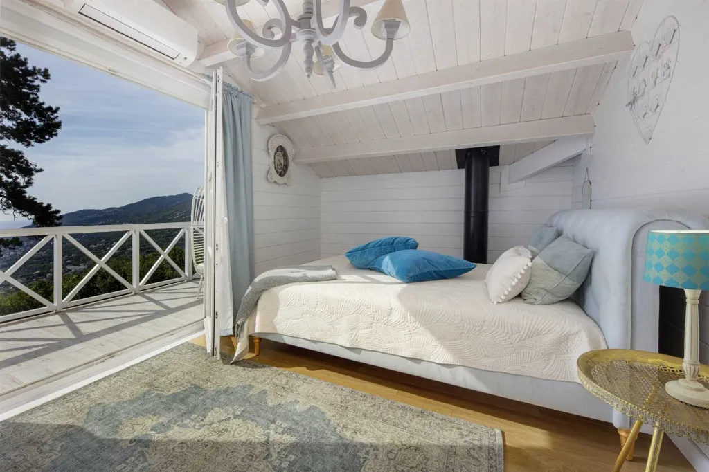 4-Bedroom Villa with Pool in Veprinac