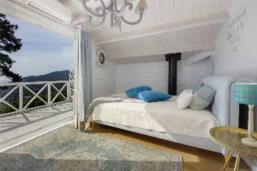 4-Bedroom Villa with Pool in Veprinac