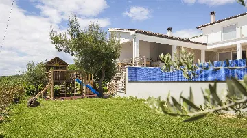Modern Villa with Infinity Pool in Viškovići