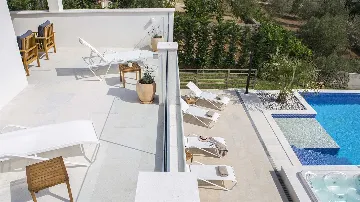 Modern Villa with Infinity Pool in Viškovići