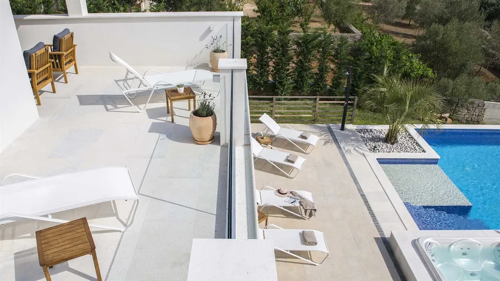 Modern Villa with Infinity Pool in Viškovići
