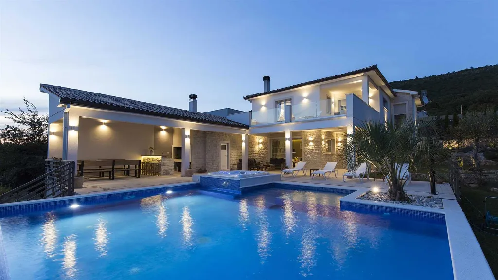 Modern Villa with Infinity Pool in Viškovići