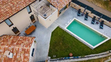 Renovated 4-Bedroom Villa in Pazin