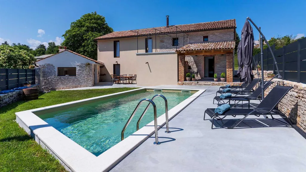 Renovated 4-Bedroom Villa in Pazin