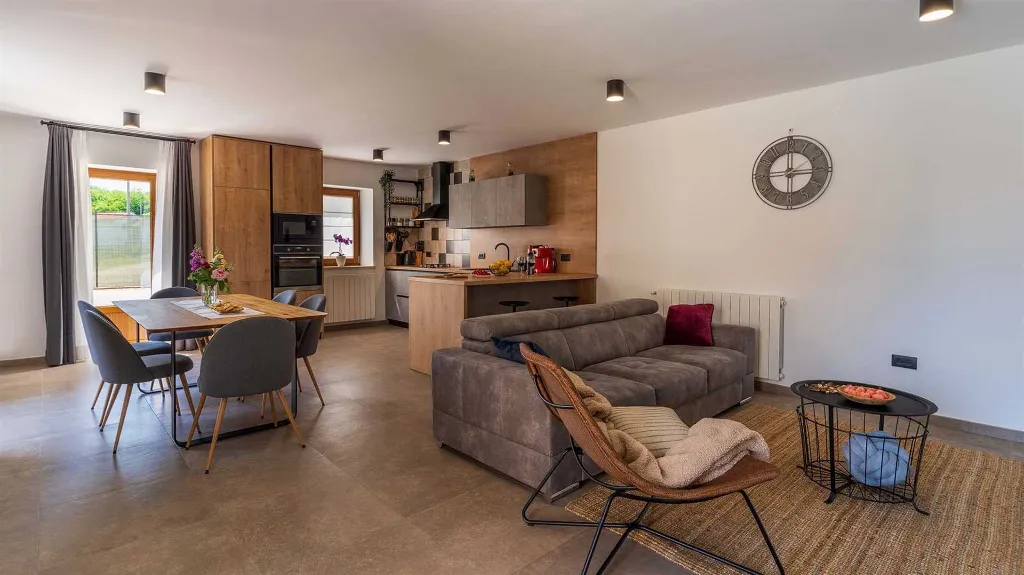 Renovated 4-Bedroom Villa in Pazin