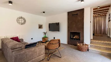 Renovated 4-Bedroom Villa in Pazin