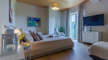 Villa in Svetvinčenat for Up to 10 Guests