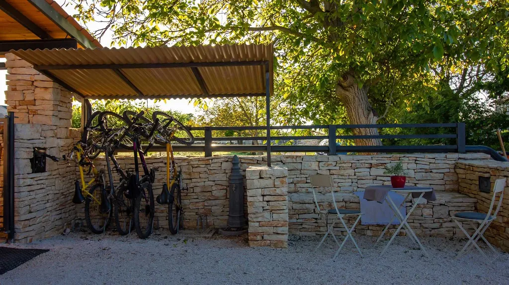 Villa in Svetvinčenat for Up to 10 Guests