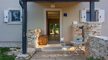 Villa in Svetvinčenat for Up to 10 Guests