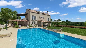 Villa in Svetvinčenat for Up to 10 Guests