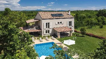 Villa in Svetvinčenat for Up to 10 Guests