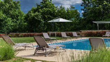 Villa in Svetvinčenat for Up to 10 Guests