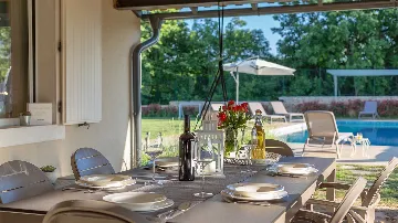 Villa in Svetvinčenat for Up to 10 Guests