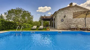 Stone Villa with Pool and Terraces in Motovun
