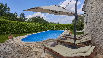 Stone Villa with Pool and Terraces in Motovun