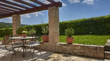 Stone Villa with Pool and Terraces in Motovun