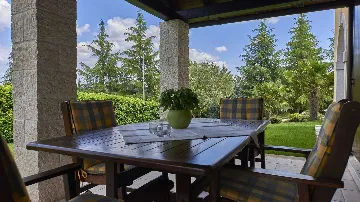 Stone Villa with Pool and Terraces in Motovun