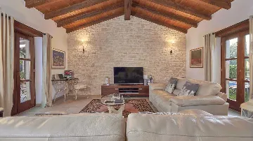 Stone Villa with Pool and Terraces in Motovun