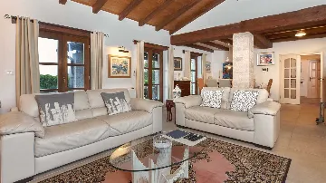 Stone Villa with Pool and Terraces in Motovun