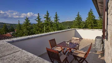 Stone Villa with Pool and Terraces in Motovun