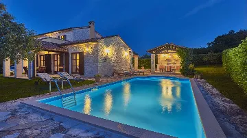 Stone Villa with Pool and Terraces in Motovun