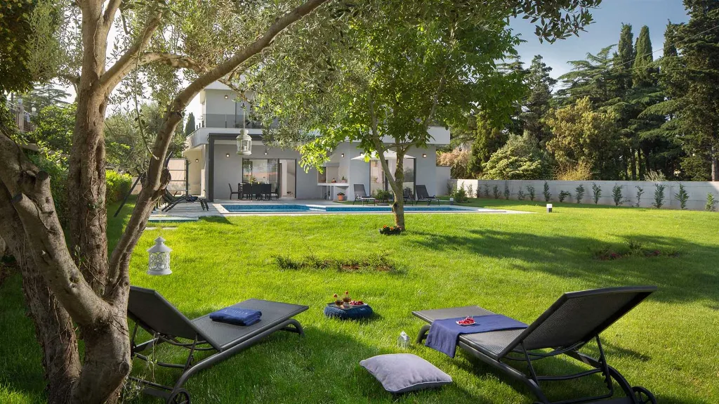 4-Bedroom Villa in Premantura for up to 8 Guests
