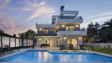 4-Bedroom Villa in Premantura for up to 8 Guests