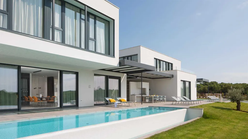 Bale 3-Bedroom Villa with Heated Indoor Pool