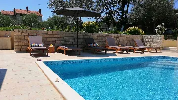 Umag Traditional-Style Villa with Pool for 6 Guests