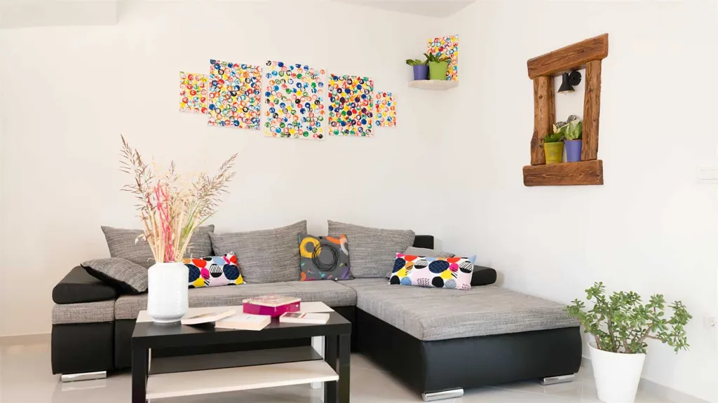 Umag Traditional-Style Villa with Pool for 6 Guests