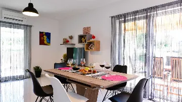 Umag Traditional-Style Villa with Pool for 6 Guests