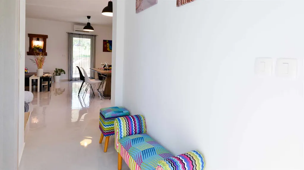 Umag Traditional-Style Villa with Pool for 6 Guests