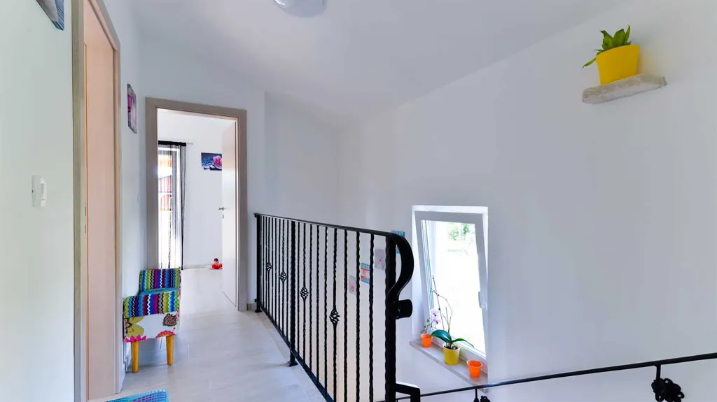 Umag Traditional-Style Villa with Pool for 6 Guests