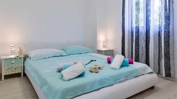 Umag Traditional-Style Villa with Pool for 6 Guests