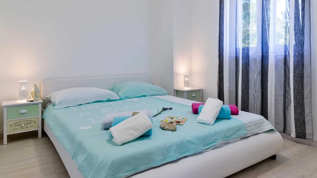 Umag Traditional-Style Villa with Pool for 6 Guests