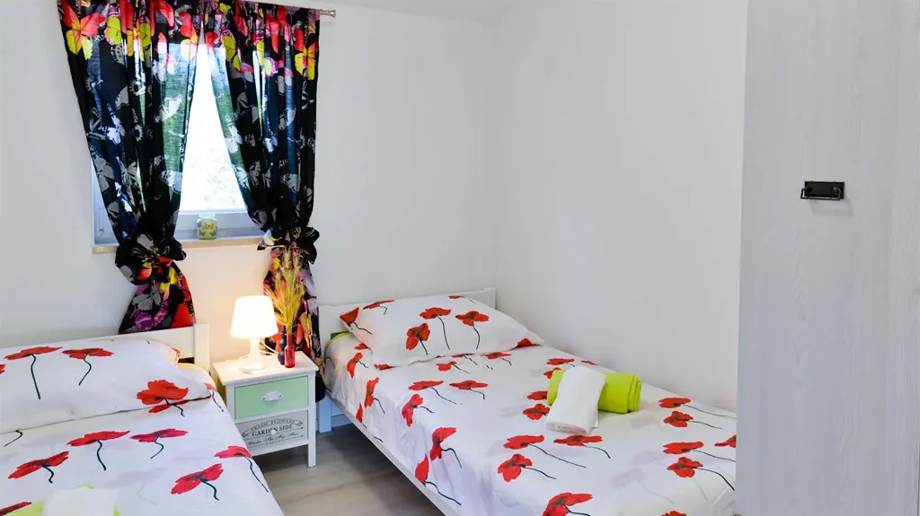 Umag Traditional-Style Villa with Pool for 6 Guests