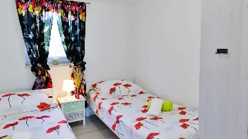 Umag Traditional-Style Villa with Pool for 6 Guests