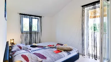 Umag Traditional-Style Villa with Pool for 6 Guests