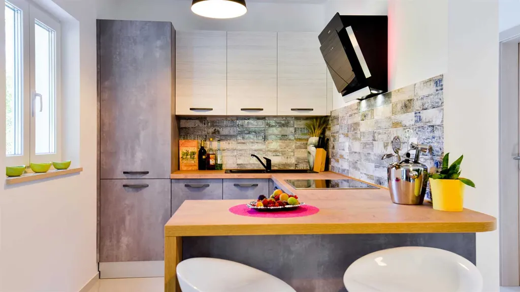 Umag Traditional-Style Villa with Pool for 6 Guests