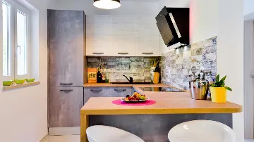 Umag Traditional-Style Villa with Pool for 6 Guests