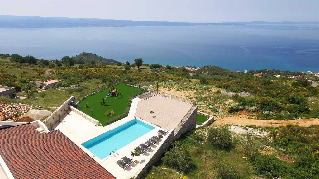 Podstrana Villa for up to 20 Guests near Split