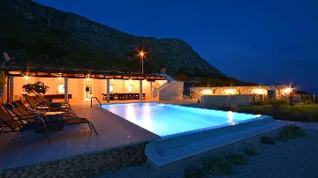 Podstrana Villa for up to 20 Guests near Split